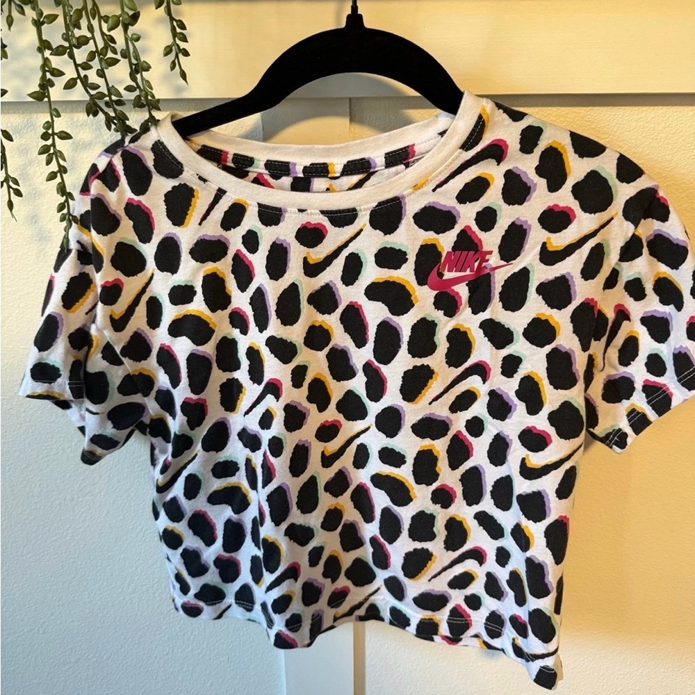 Nike Kids Leopard Print cropped T-Shirt - White, Black, Pink, Yellow